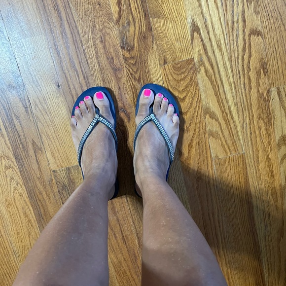 Yellow Box Flip flops - Picture 4 of 5